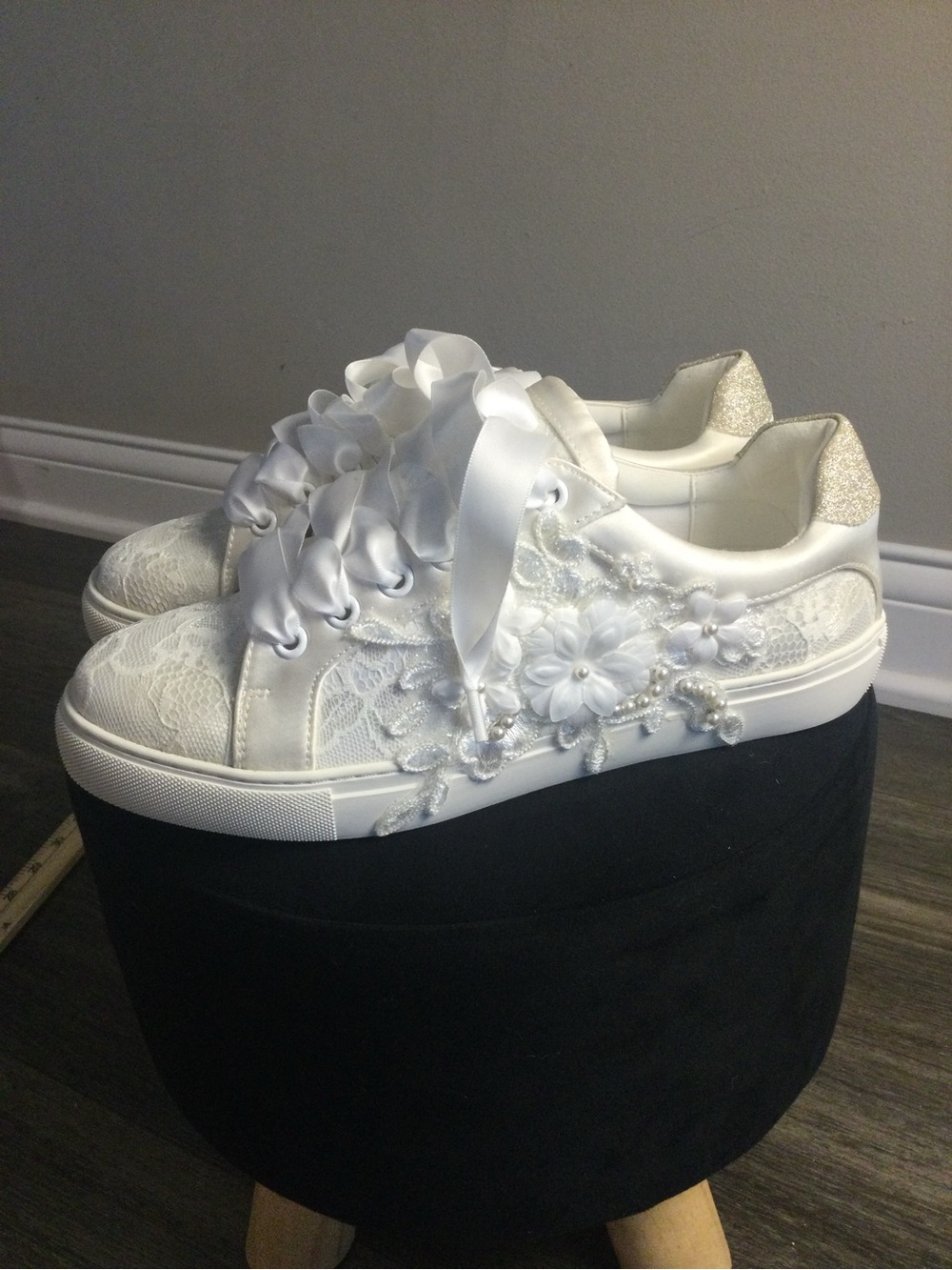 White Lace Pearl-Embellished Women's Sneakers with Satin Ribbon Laces